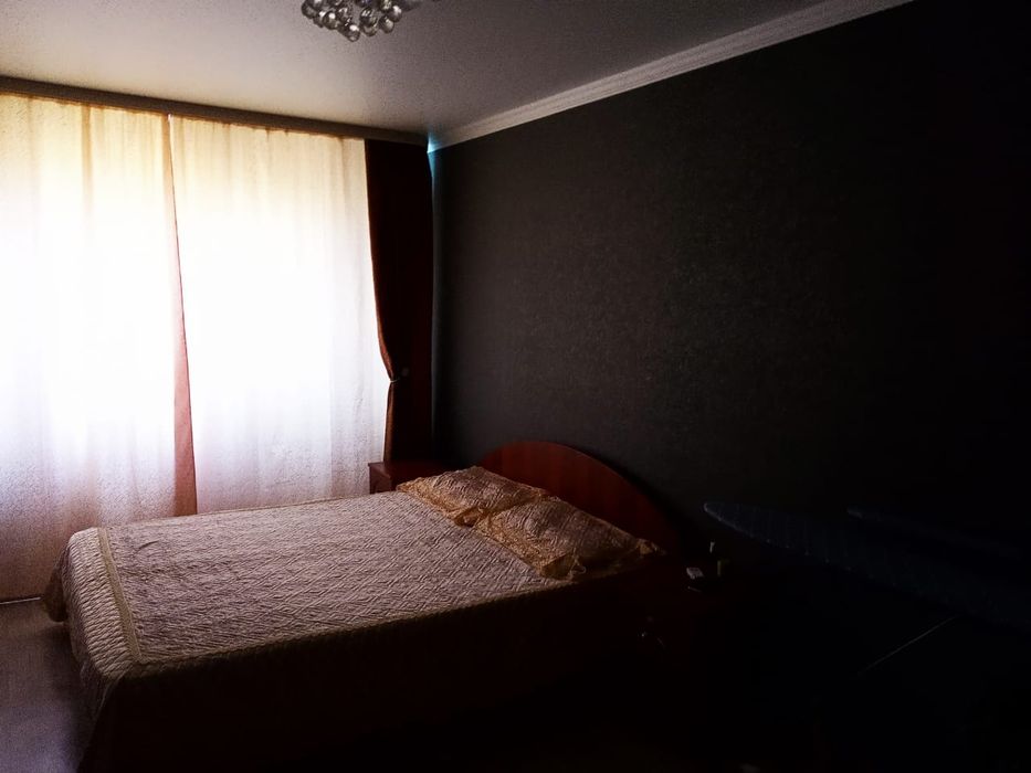 продам 4 -х комнатную квартиру