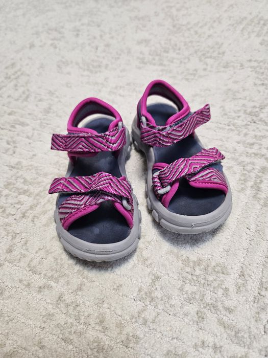 Sandale fetite Decathlon marime 24