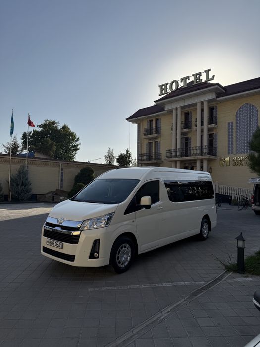 Микроавтобус Тойота Хайс H300