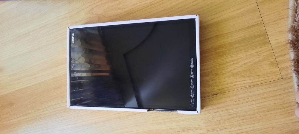 Tabletă Lenovo Tab M10 Plus cu Cartelă SIM (4G LTE) – 64GB, 4GB RAM