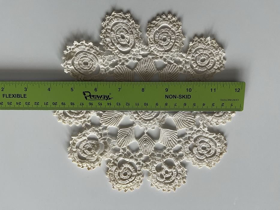 Декоративни ръчно плетени украси