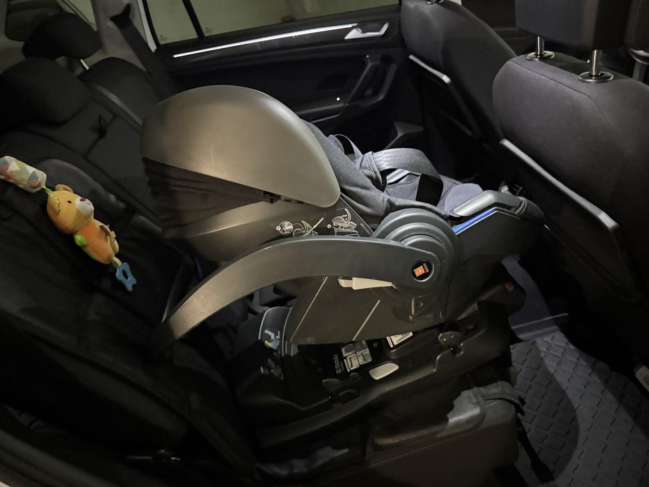 Vând scoică Stokke iZi Go Modular by BeSafe cu baza Isofix