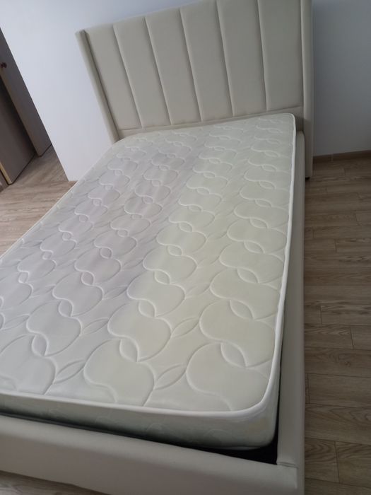 Кровать двухместный