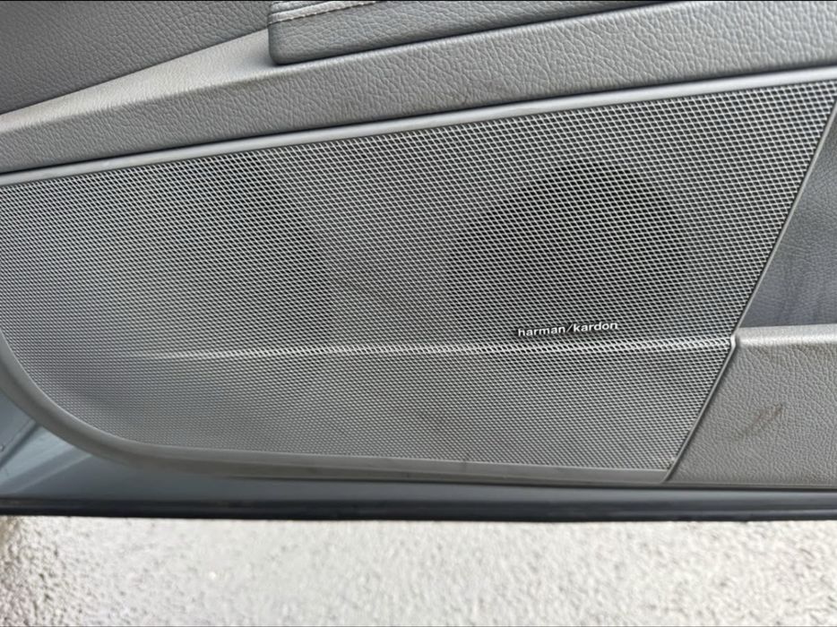 Mercedes Benz - S320