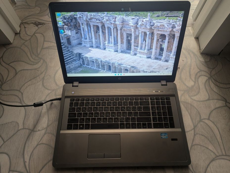 Ноутбук Windows 11 классный