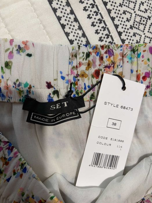 Дамски дрехи на Blumarine, Twinset