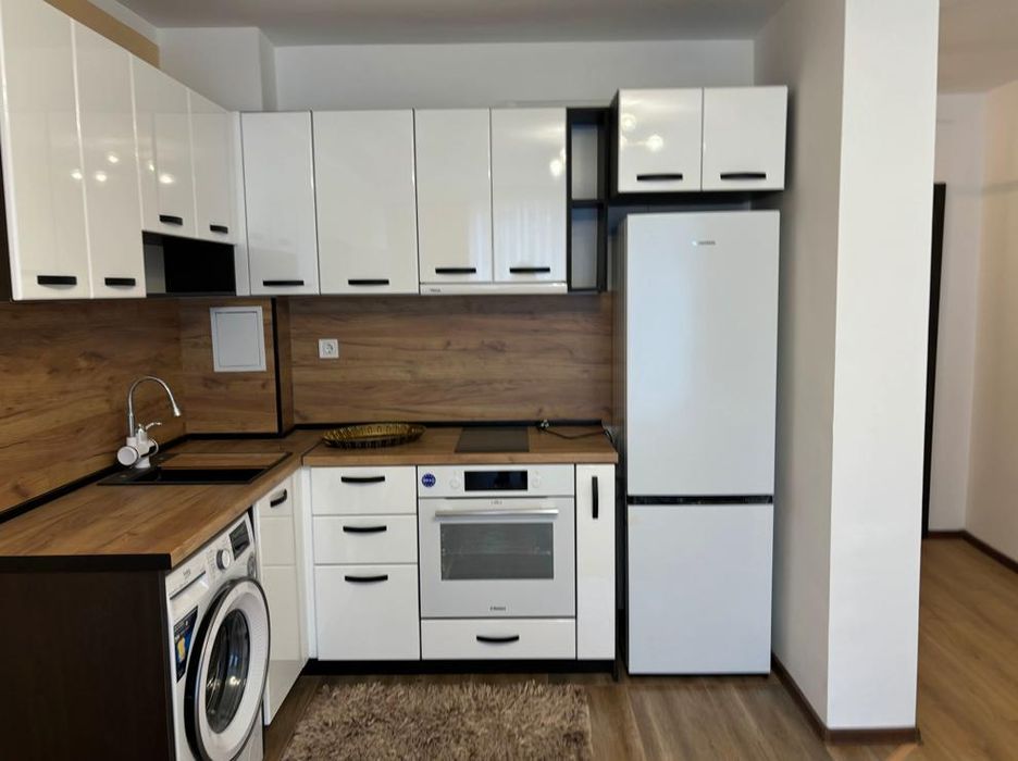 Дава се под наем Двустаен апартамент в Пловдив, Център - 70 кв.м за 550 € - Снимка #1