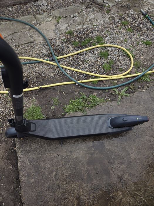 Vând trotinetă electrică Segway Ninebot KickScooter E2 Pro