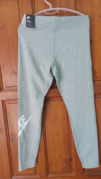 Нови оригинални дамски клинове Nike