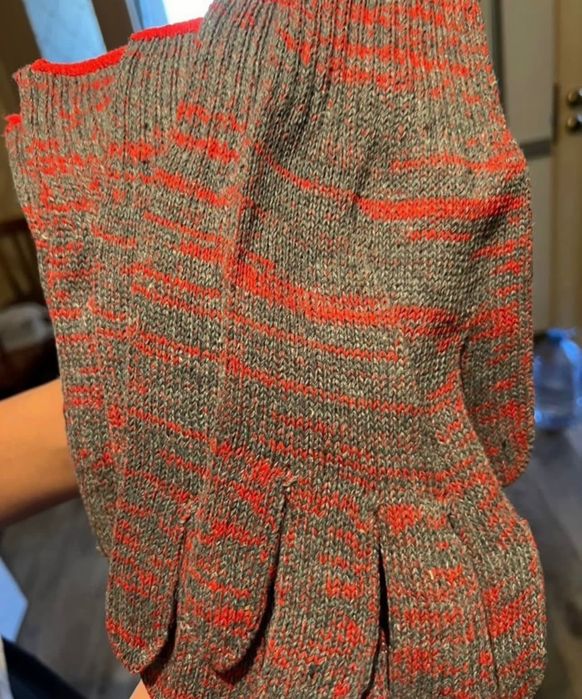 Перчатки продам 130 больше 100 штук