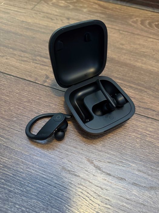 Powerbeats pro by dre