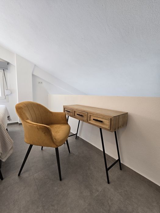 Дава се под наем Тристаен апартамент в с. Нова Ловча, Област Благоевград - 1 кв.м за 100 € - Снимка #11