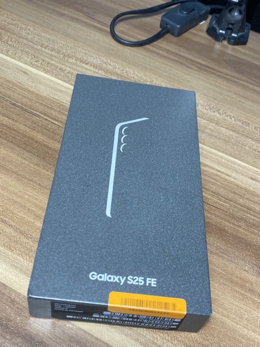 Samsung Galaxy S25 FE • 128 GB • Jetblack