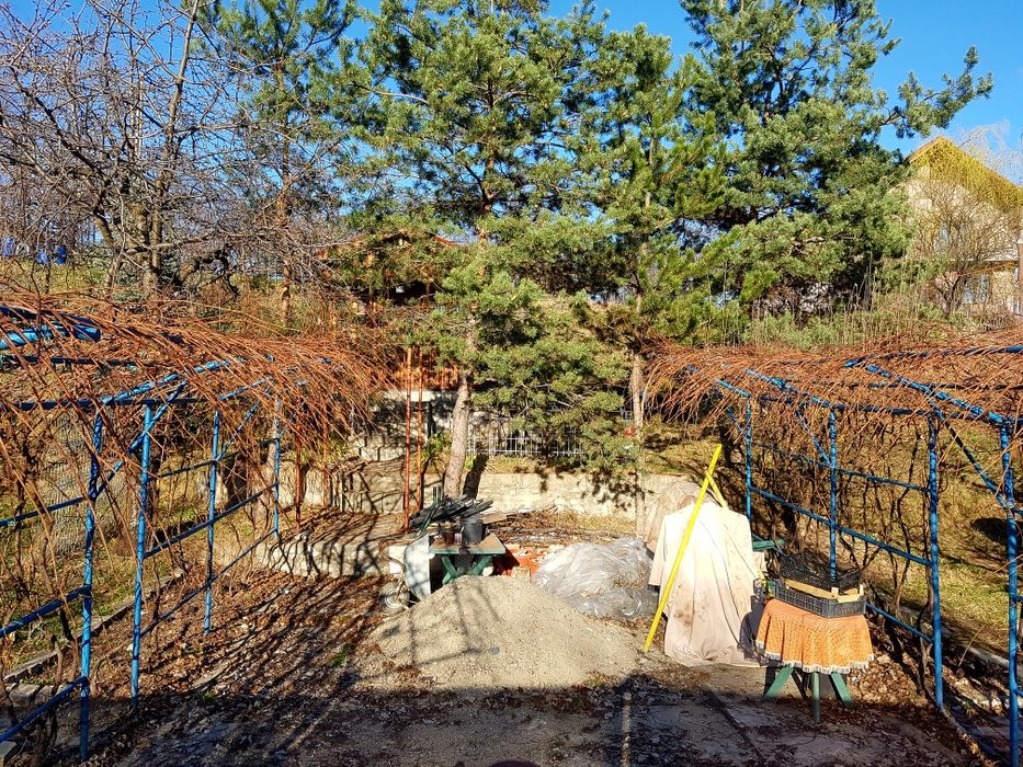 Teren intravilan 1492mp cu deschidere 47m la DN7 la 13 km de Rm.Valcea