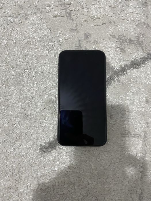 Продам айфон хр.