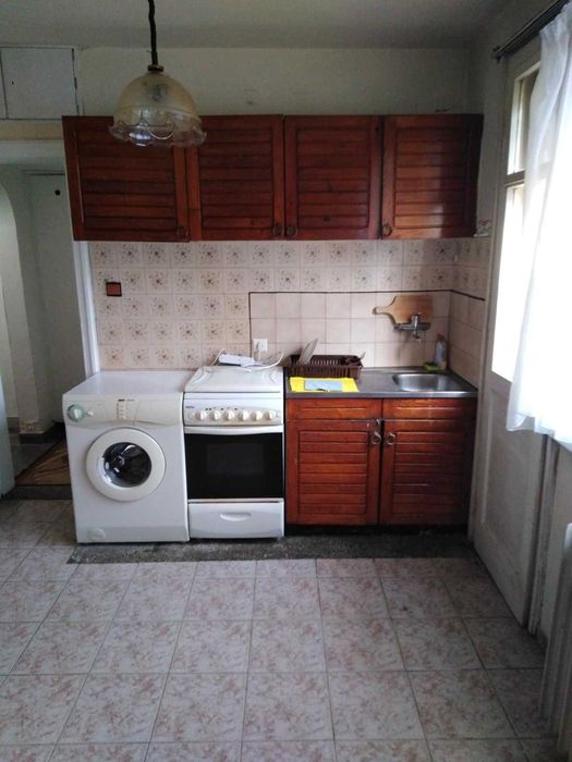 Дава се под наем Двустаен апартамент в София, Хиподрума - 75 кв.м за 348.84 € - Снимка #1