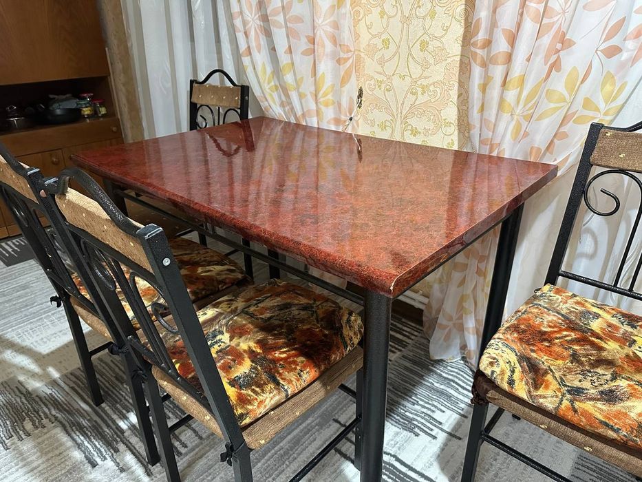 Продам стол со стульями 1.20*80