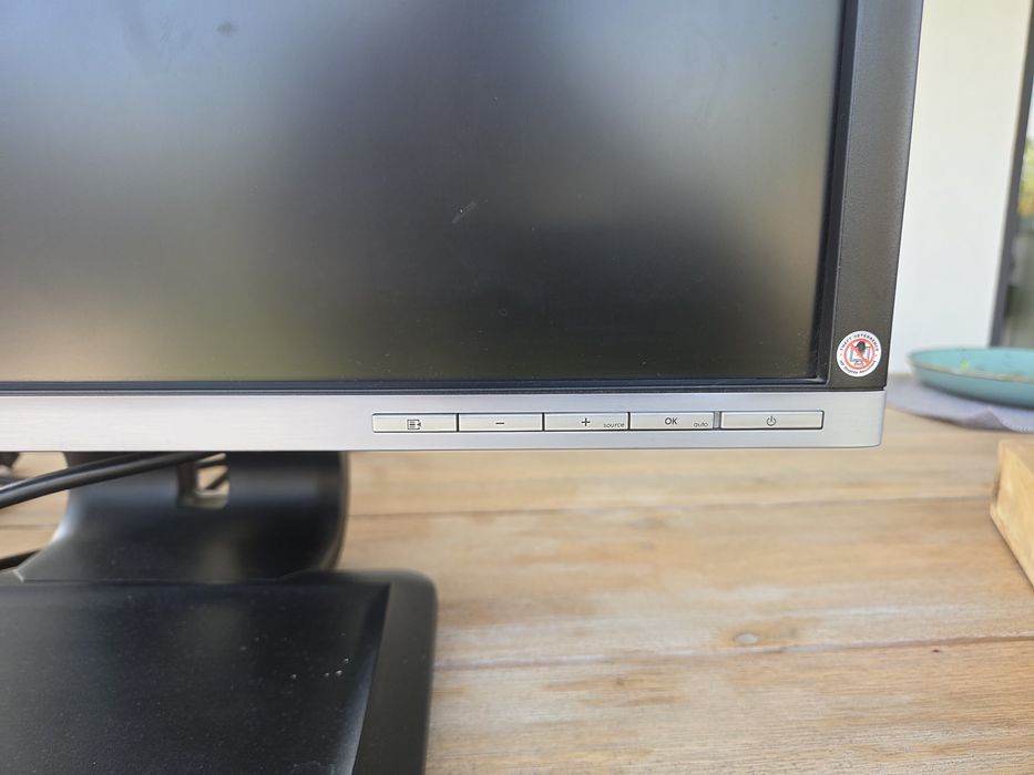 Monitor hp LA2205wg