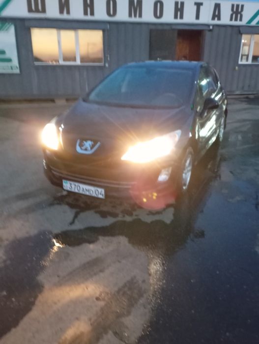 Продам автомобиль Пежо 308