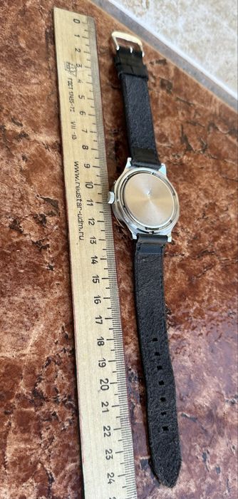 Руски механичен рьчен часовник Слава,с два датника,92-7 години