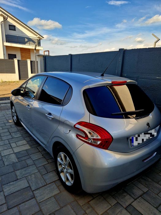 PEUGEOT 208 2015 — imagine 4