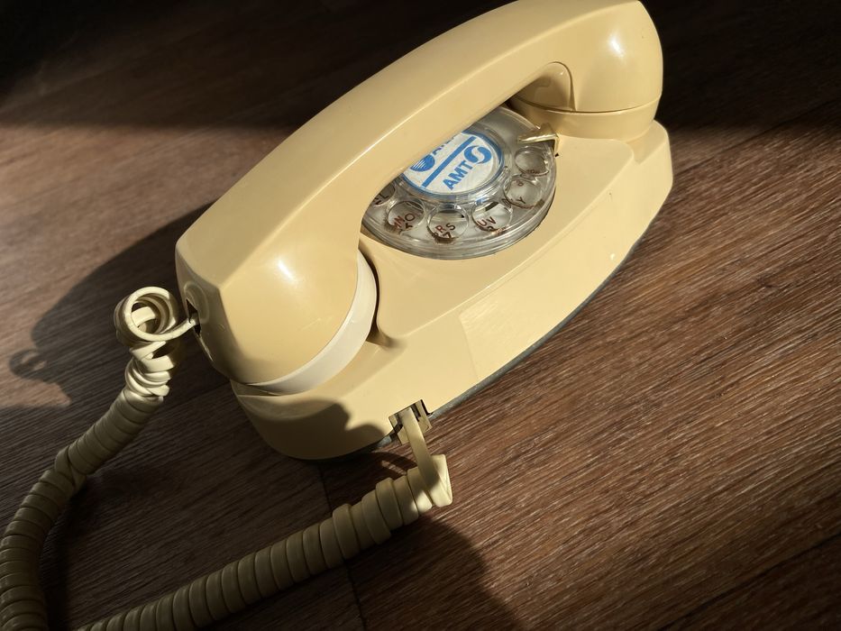 Продается проводной телефон