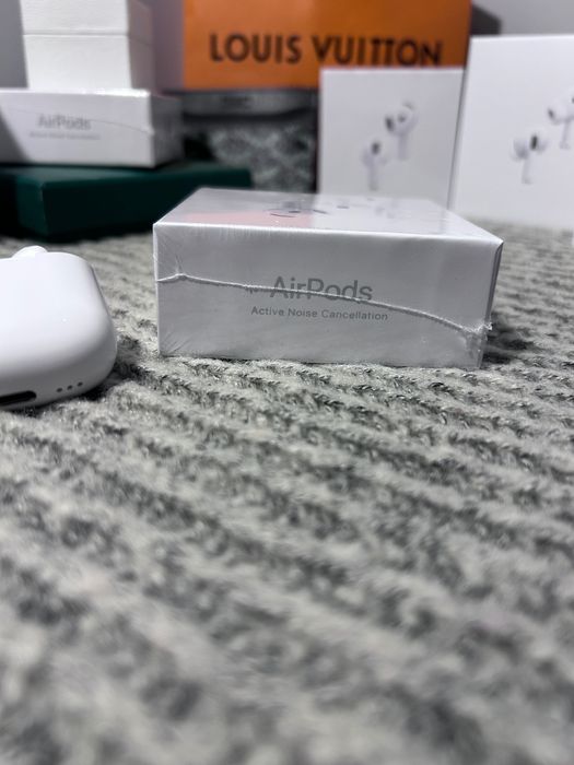 Casti Airpods 4 USB C super calitate cu promotie