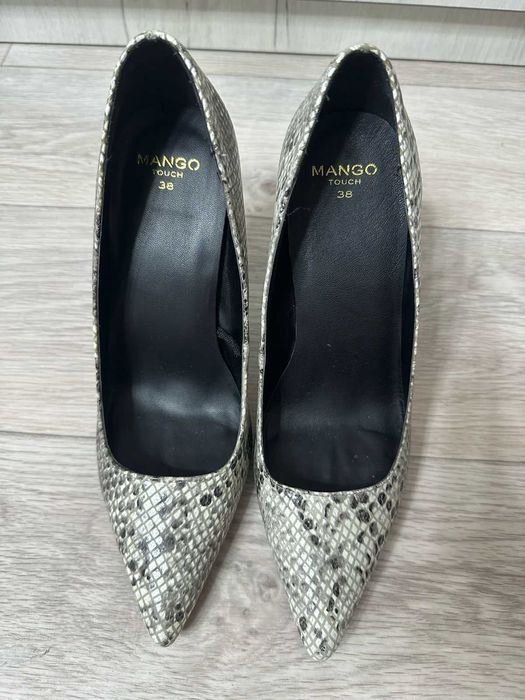 Продаются туфли на каблуке