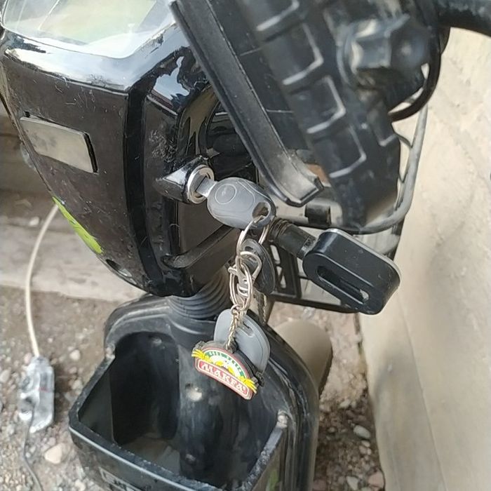 Продам электроскутер Sk8