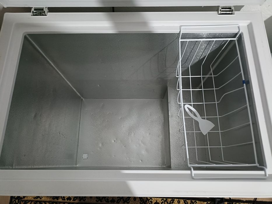 Продам морозильную камеру