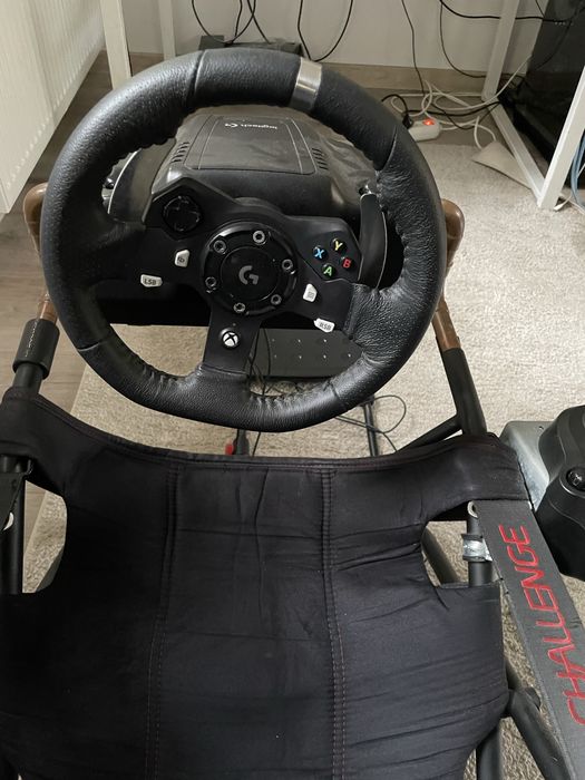 Volan Logitech G920 pentru Xbox si PC + playseat