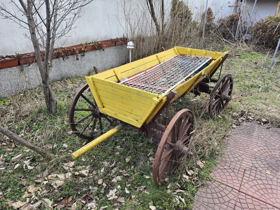 Цветарник Каручка