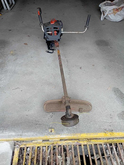 Моторни чупачка за черупкови, пръскачка, коса, мини трион, ермомелка