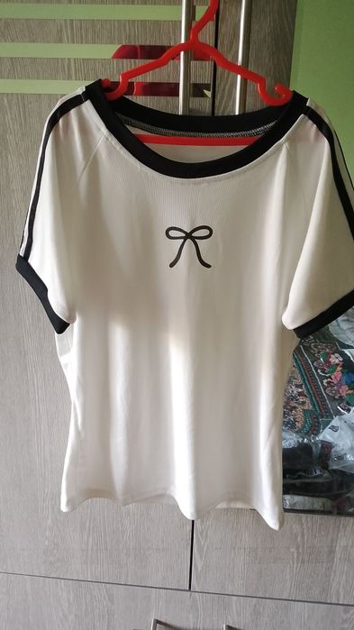 Ayollar uchun futbolka