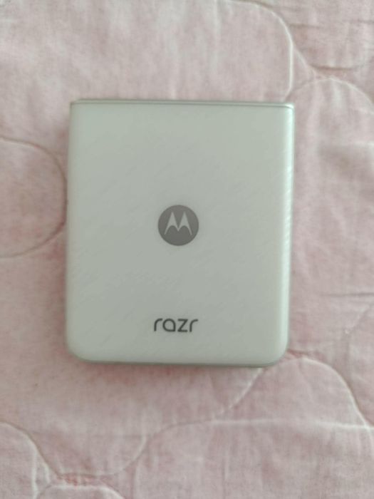 Motorola rezr 60