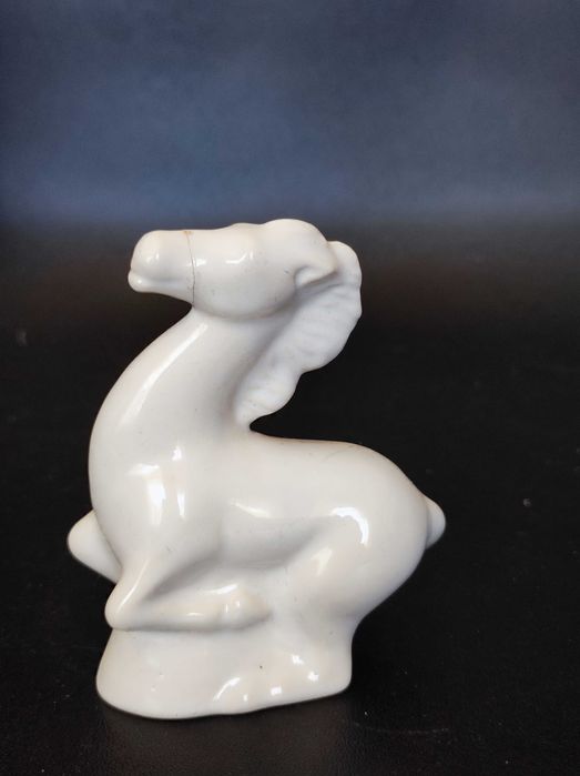 Порцеланови фигурки на животни