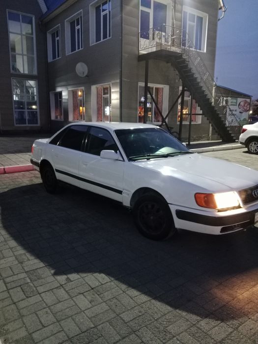 Срочно продам ауди 100 с4