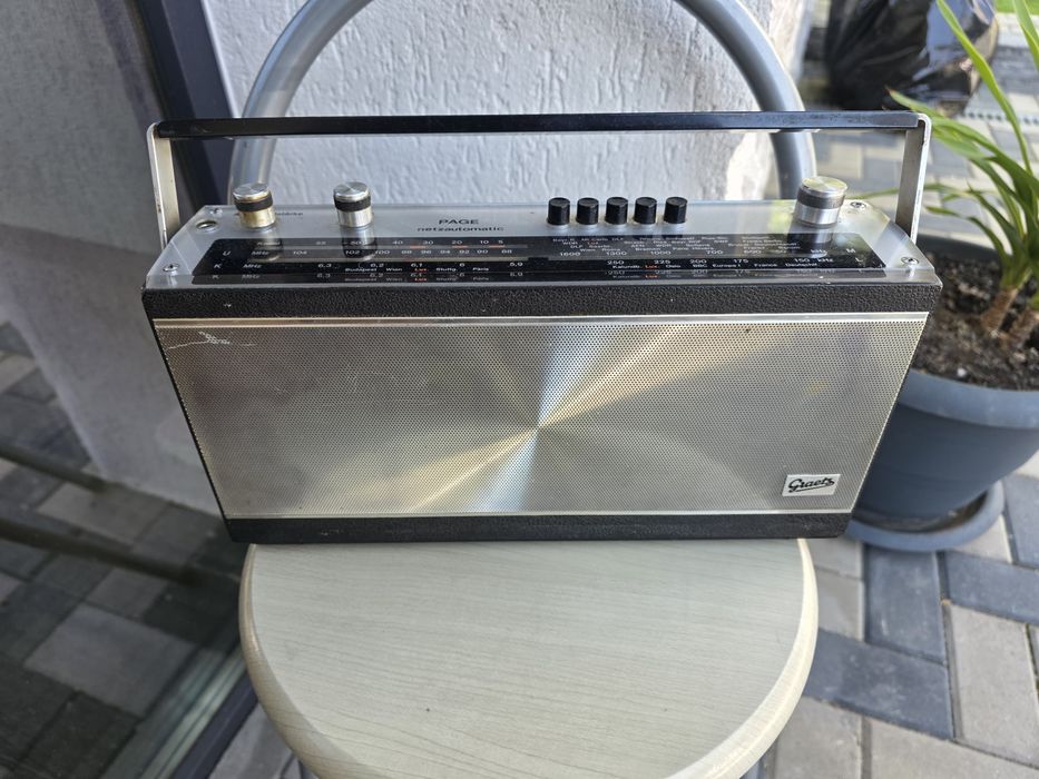 Urgent  Obiecte vechi casetofon , polizor,lanterna, robot, etc