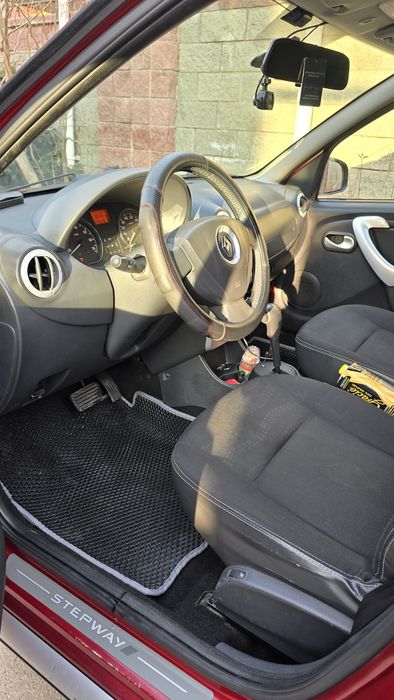 Машина сатылады.