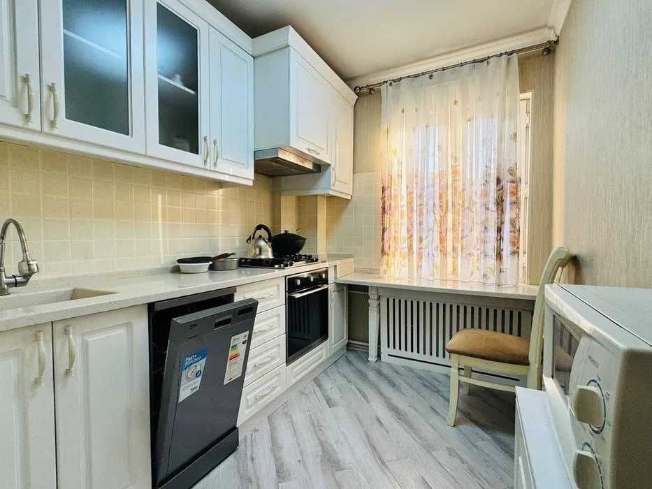 Сдаётся 2-х комнатная квартира в Центре!
Метро Айбек/ Шохмед Центр