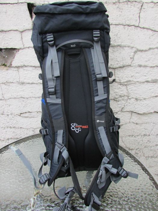 Туристическа раница Gelert Beyond Impact 35 L
