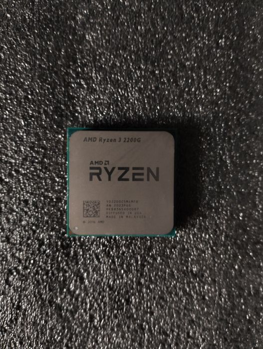 Procesor AMD Ryzen 3 2200g + cooler