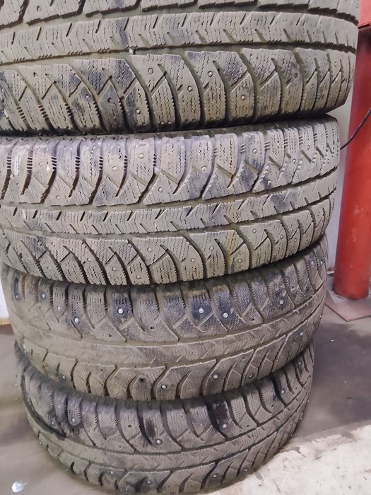 Продам комплект 195/65 R15