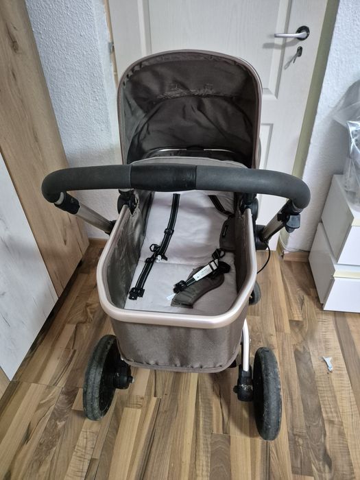 Vând cărucior Coccolle