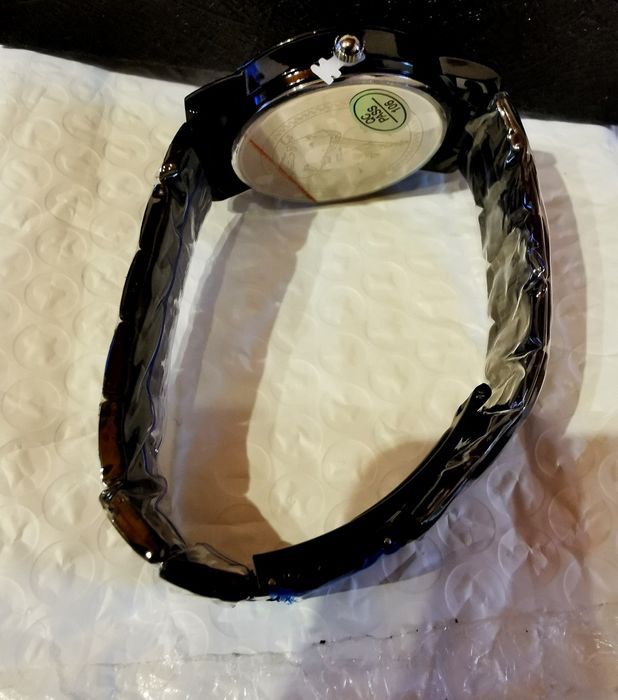 Ceas quarț, model deosebit