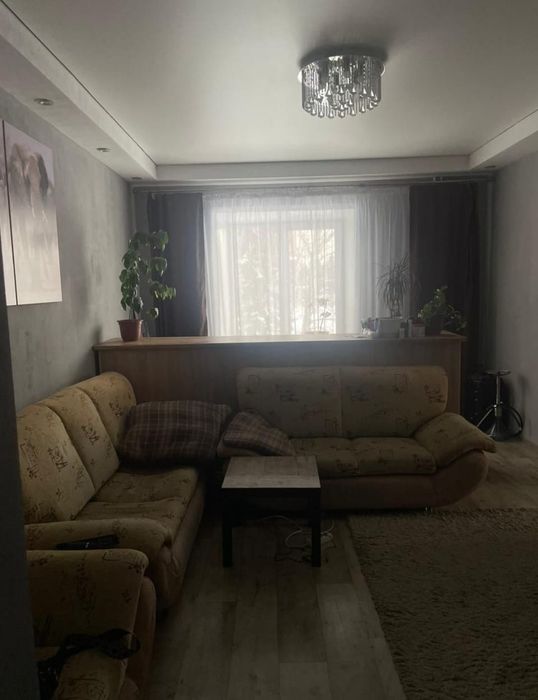 Продам 3х комнатную на площади