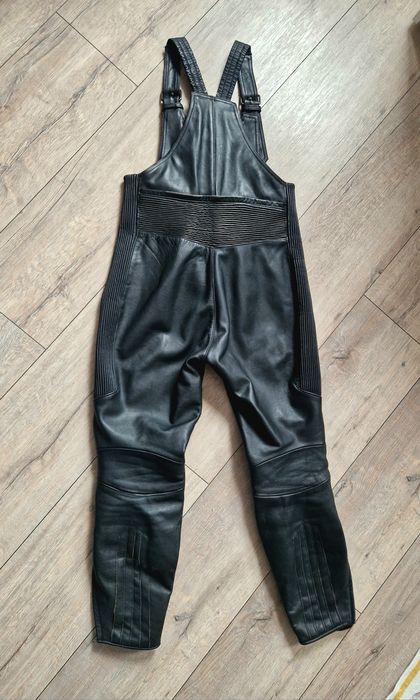 Pantaloni salopetă moto damă piele