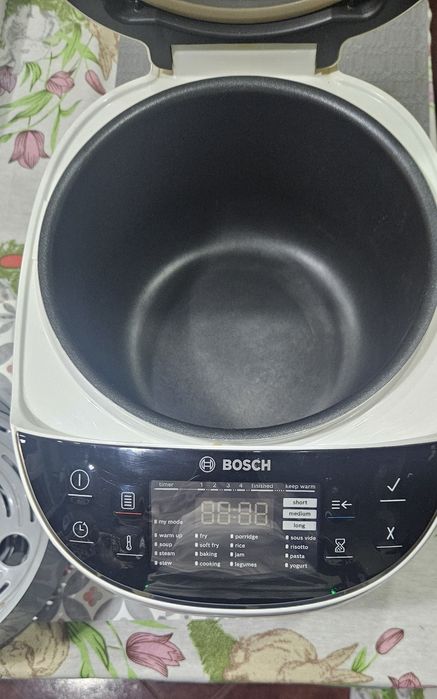 Multicooker Bosch MUC11W12, 900 W, 5 L, 48 programe, Alb