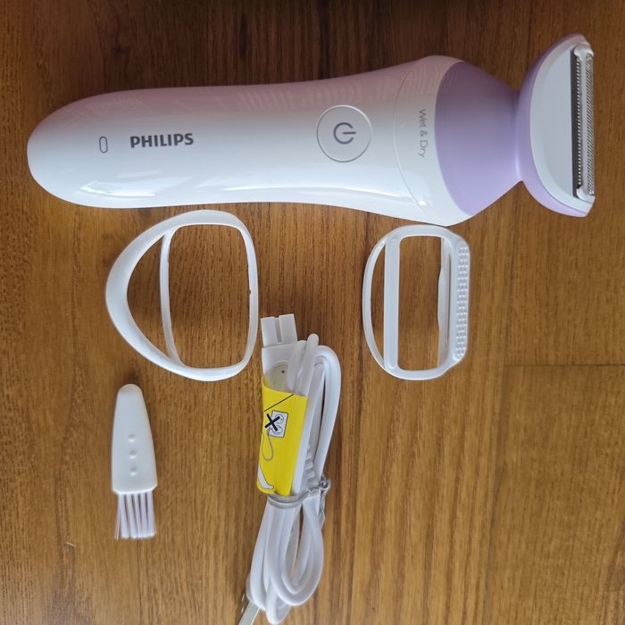 Aparat de ras Seria 6000, Philips, Electric, Fara fir, 120 min autonomie, Alb/Roz Nou
Aparat de ras fără fir cu utilizare umedă şi uscată