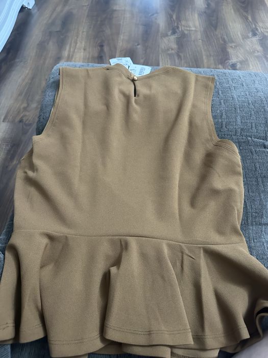 Bluza maro cu accesoriu auriu in talie Superba tricou dama maro